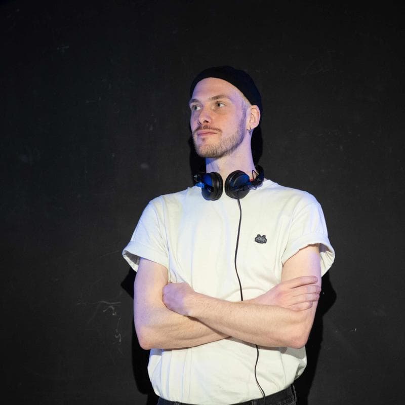 Mika Akela @ Hullabaloo