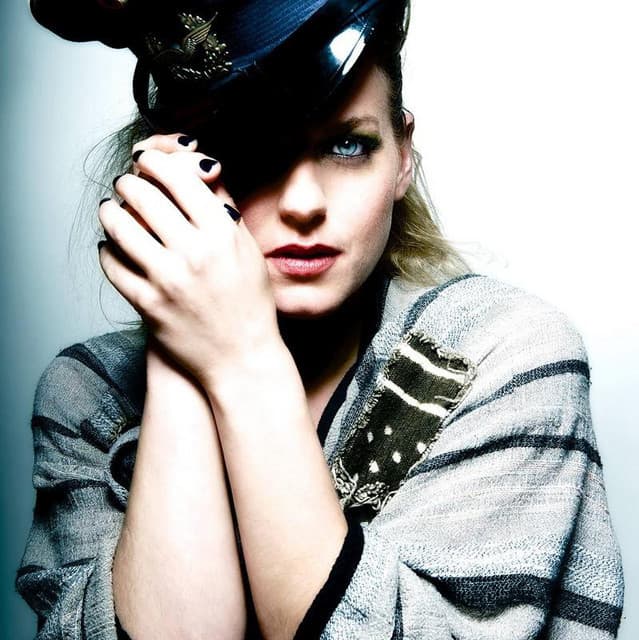 JO HARMAN