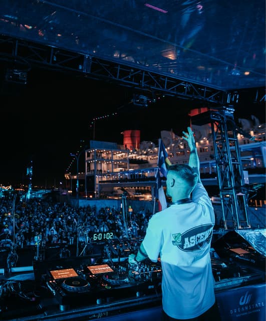 Billy Gillies @ Luminosity Beach Festival