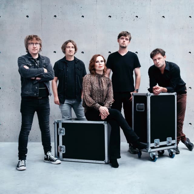 THE GATHERING & ANNEKE VAN GIERSBERGEN