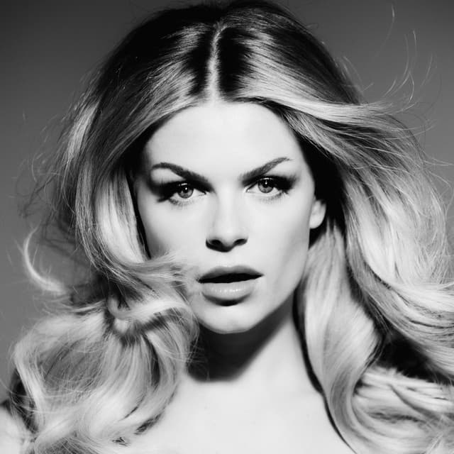 Davina Michelle @ Live is Live