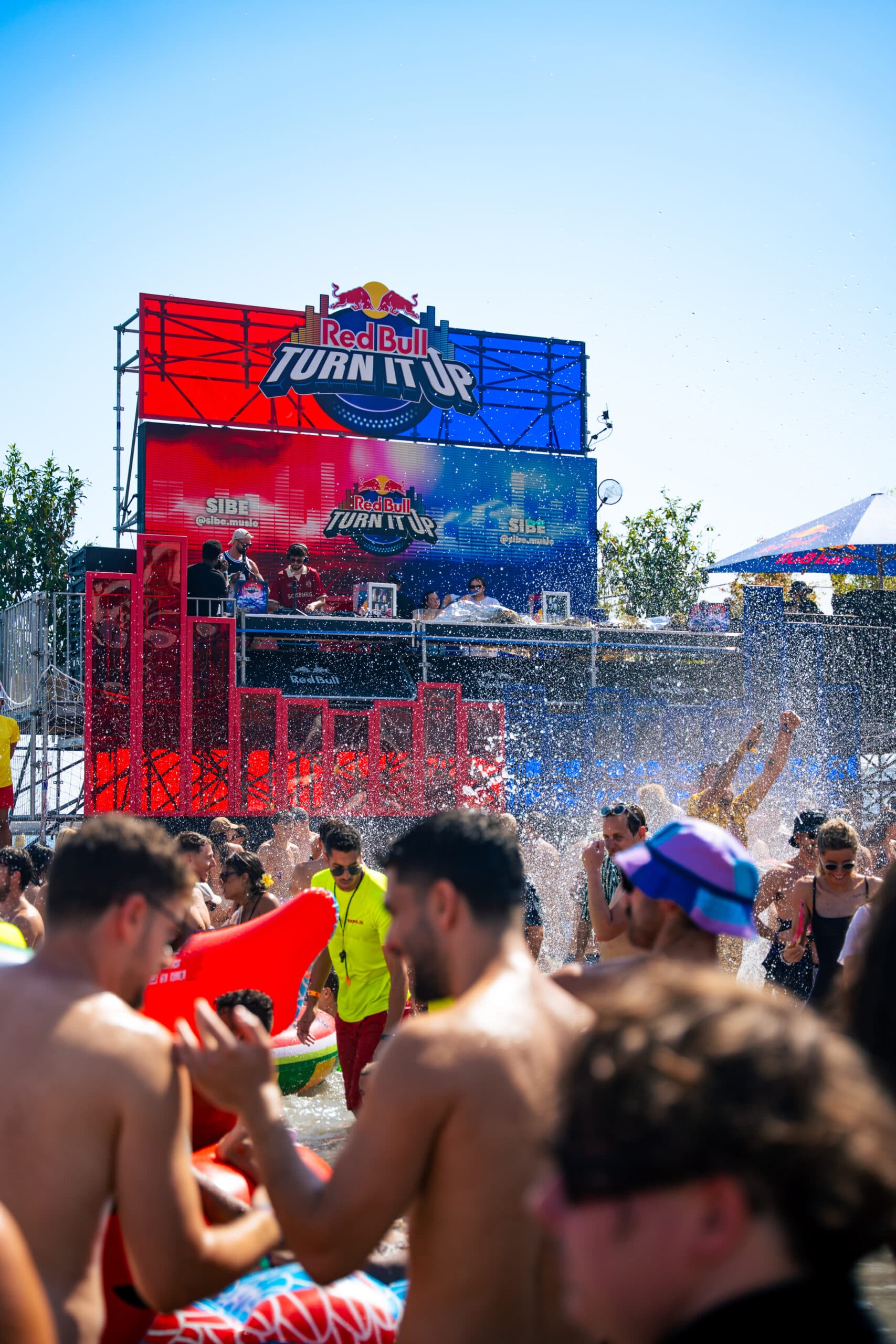 Red Bull Turn It Up @ Les Plages Electroniques