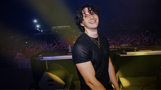 Petit Biscuit @ Festival du Clos des Tourelles